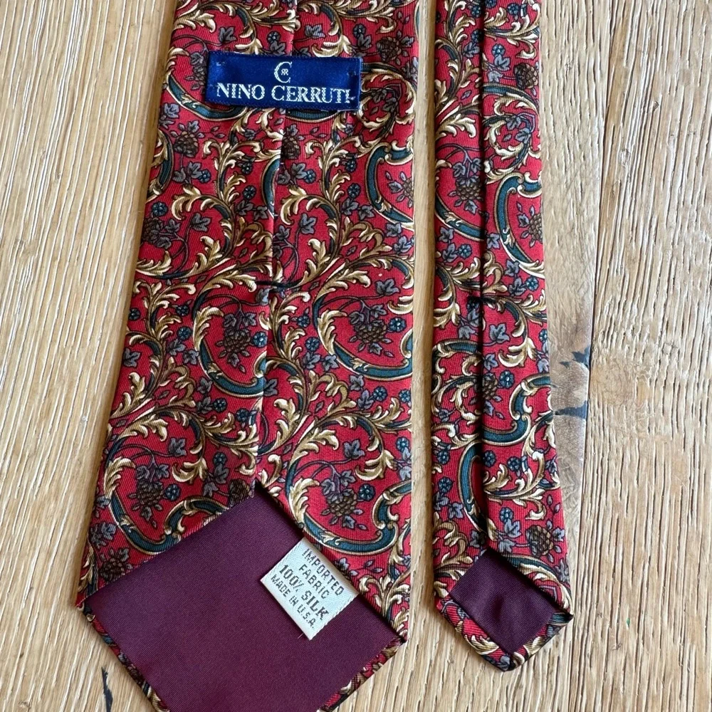 STUNNING SILK Cerruti Vintage tie floral paisley red NWOT Price Firm!